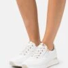 Gabor Comfort Wide Fit - Sneakers Laag - Weiss/Platino 2 Gabor Comfort Wide Fit - Sneakers Laag - Weiss/Platino -Gabor Comfort Verkoopwinkel 51a69b3fbcf24798b7749c73d0056599
