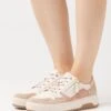 Gabor Comfort Sneakers Laag - Neve/Clay/Piggy 1 Gabor Comfort Sneakers Laag - Neve/Clay/Piggy -Gabor Comfort Verkoopwinkel 6b671c3e525e42ba985e7a1930ad00cb