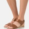 Gabor Comfort Sandalen Met Sleehak - Cognac 1 Gabor Comfort Sandalen Met Sleehak - Cognac -Gabor Comfort Verkoopwinkel abe4f0b0c5f8422781f95aa65565941e