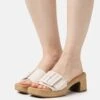 Gabor Comfort Clogs - Ivory 2 Gabor Comfort Clogs - Ivory -Gabor Comfort Verkoopwinkel b8fe462b6b194acf945b7707139af488